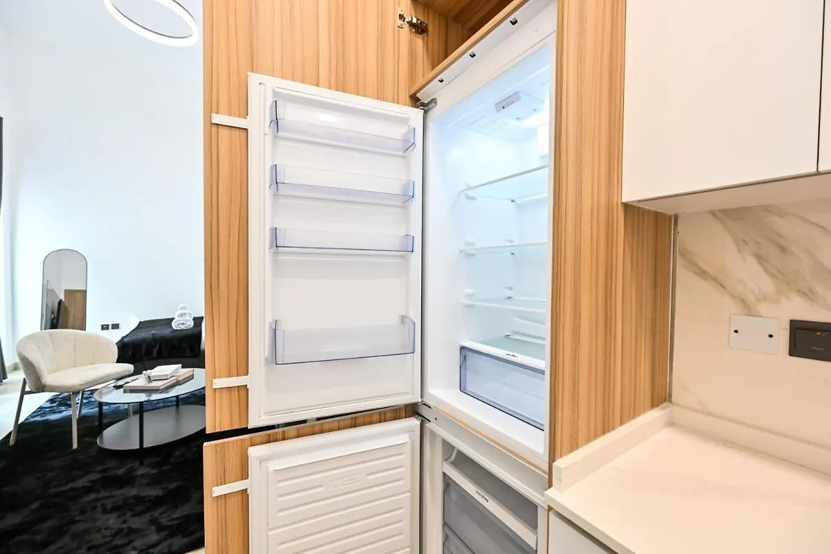 Apartment Modern Studio With Balcony And Pool Access - Holiday Boulevard Dubai