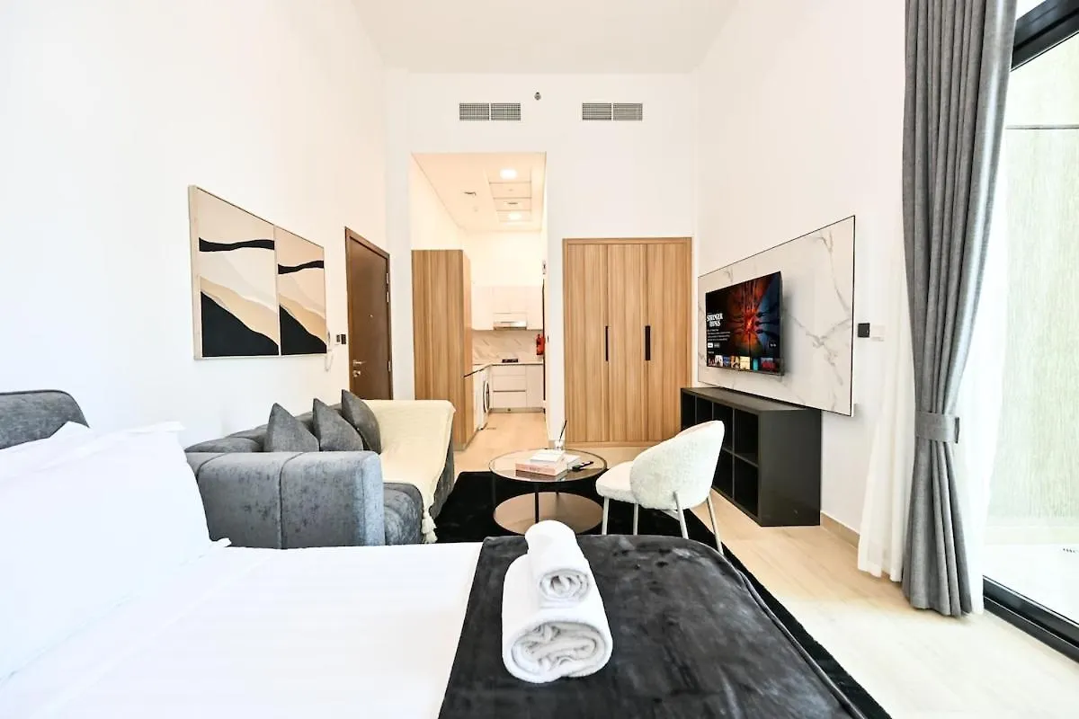 Apartment Modern Studio With Balcony And Pool Access - Holiday Boulevard Dubai