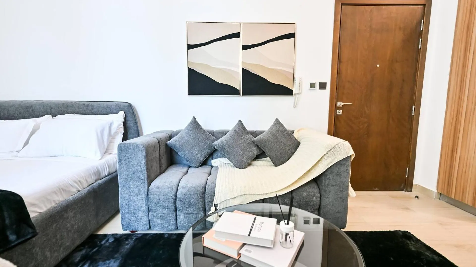 Apartment Modern Studio With Balcony And Pool Access - Holiday Boulevard Dubai