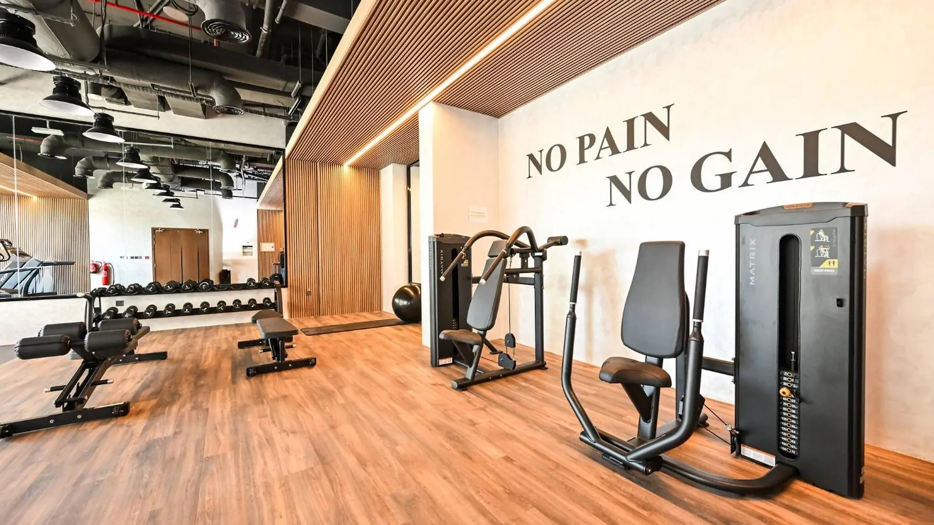 Modern Studio With Balcony And Pool Access - Holiday Boulevard Dubai United Arab Emirates