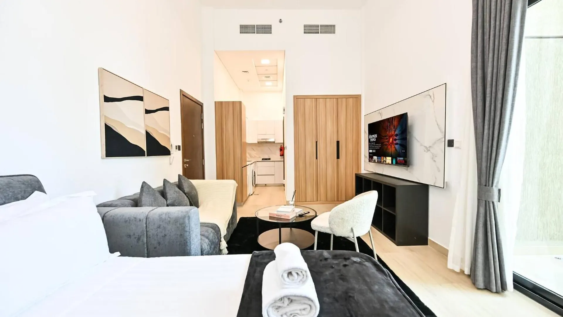 Apartment Modern Studio With Balcony And Pool Access - Holiday Boulevard Dubai