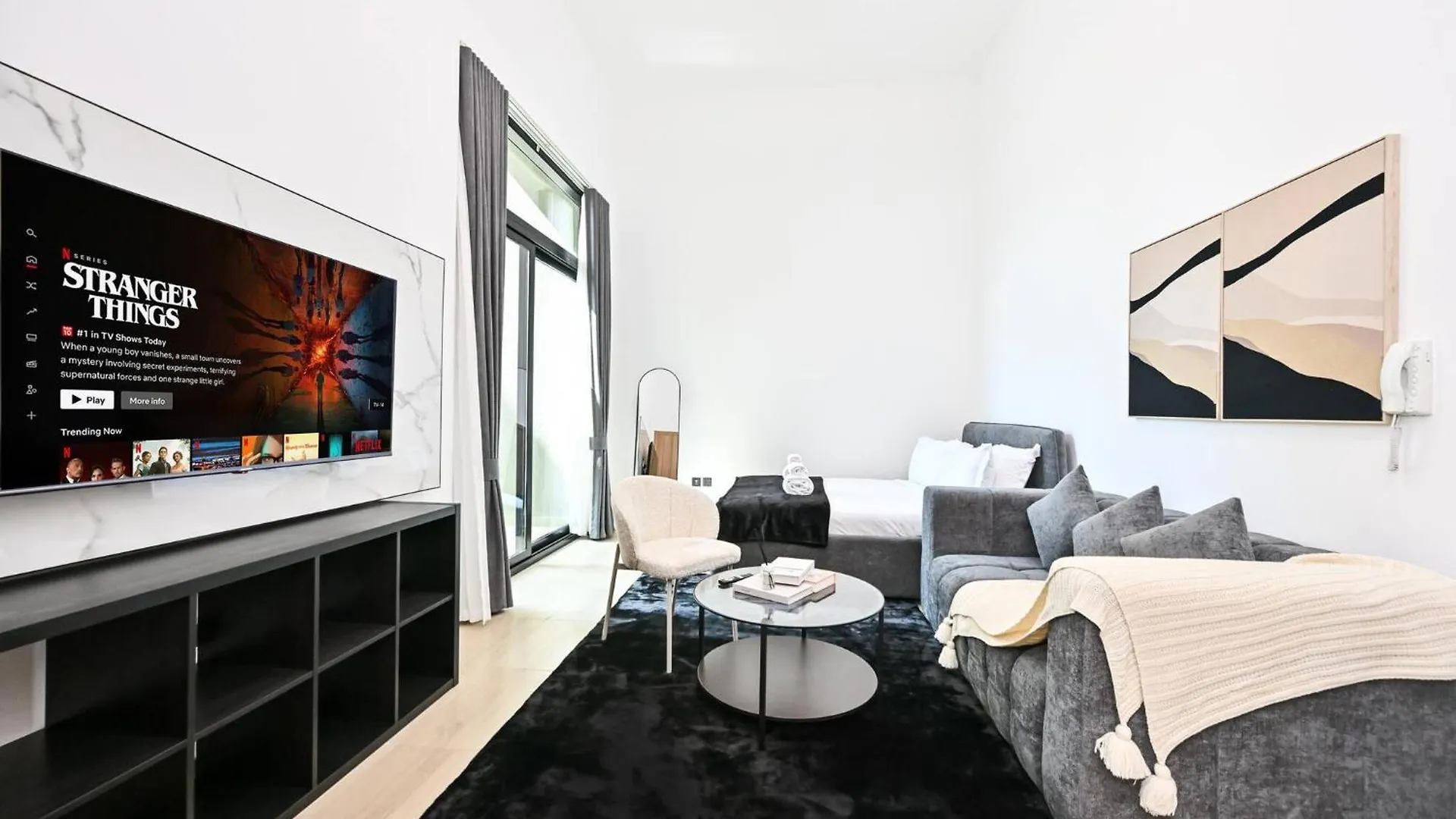 Modern Studio With Balcony And Pool Access - Holiday Boulevard Dubai